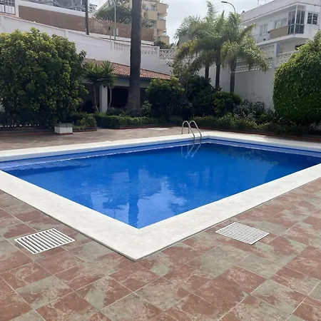 Estupendo Con Piscina En Apartment