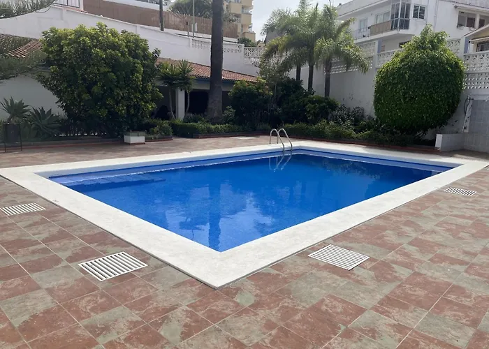 Estupendo Con Piscina En Apartamento